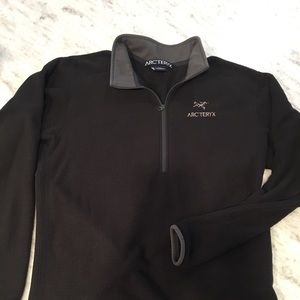 Arc’teryx half zip pull over